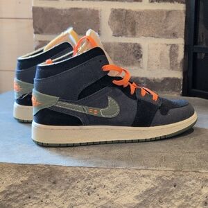 Nike Kids Sneakers Black and Orange